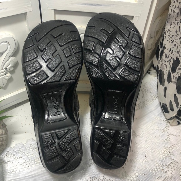 B. O.C. Charcoal Gray/black Clogs. 
Size 7 - Picture 5 of 8